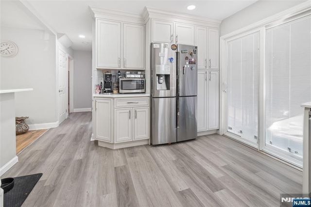64 Barbara Drive, Pompton Lakes, NJ 07442