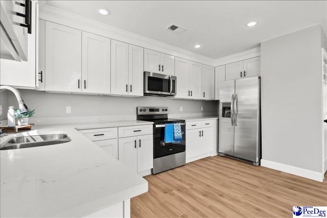 2932 Bentgrass CT, Effingham, SC 29541