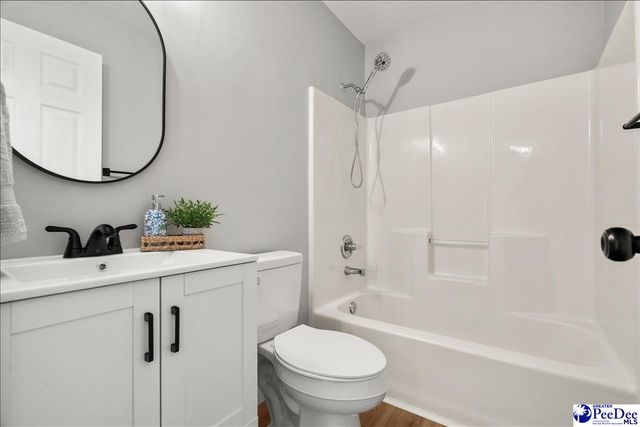 2932 Bentgrass CT, Effingham, SC 29541