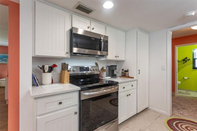 11 CLEARVIEW COURT S, Palm Coast, FL 32137