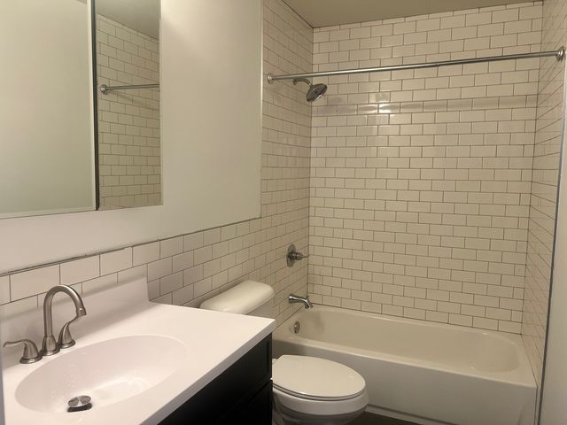 7136 S Prairie Avenue 2, Chicago, IL 60619