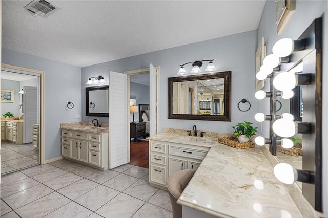 13302 Northshore Drive, Montgomery, TX 77356