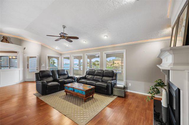 13302 Northshore Drive, Montgomery, TX 77356