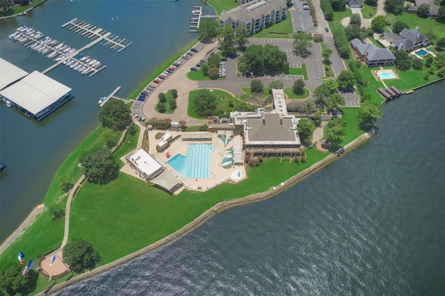 13302 Northshore Drive, Montgomery, TX 77356