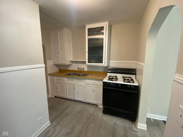 1462 N Gladstone Avenue, Indianapolis, IN 46201