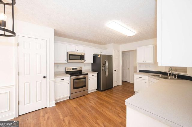 6532 Sundial Avenue, Flowery Branch, GA 30542