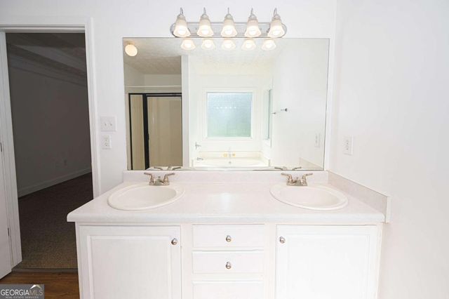 6532 Sundial Avenue, Flowery Branch, GA 30542