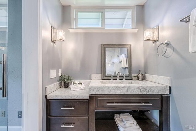 186 Oak Island Dr, Santa Rosa, CA 95409