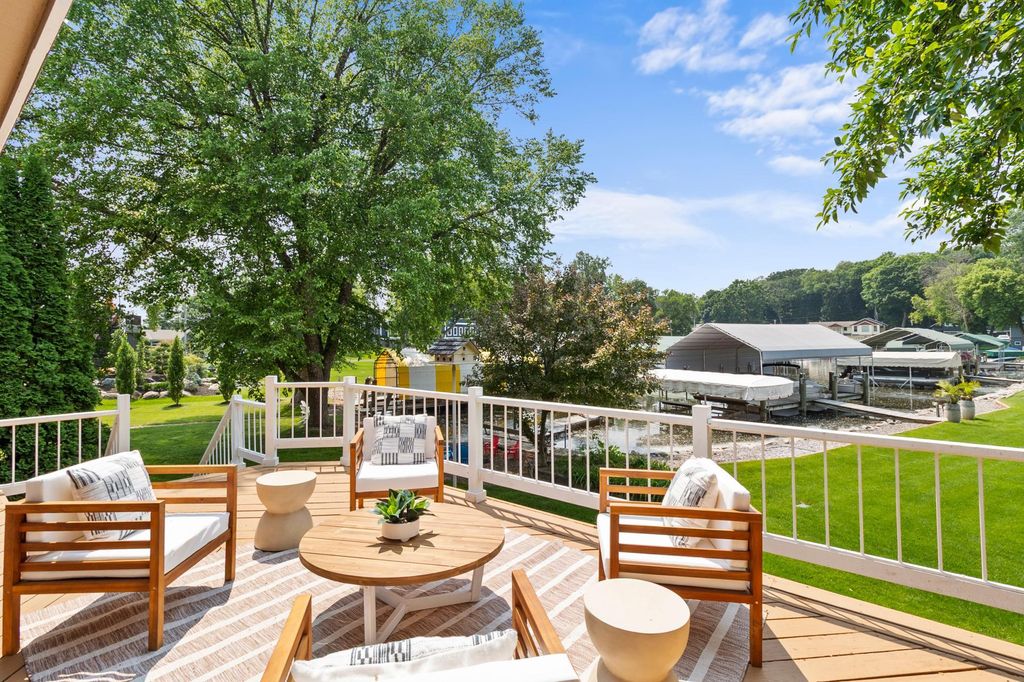 1701 Baywood Lane, Mound, MN 55364