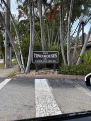 802 Saint Andrews Road 15, Hollywood, FL 33021