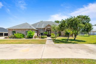 1118 Cornerstone Dr, Corpus Christi, TX 78418