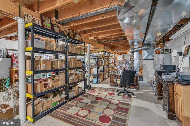 19 CROWN CIR, Lakewood, NJ 08701