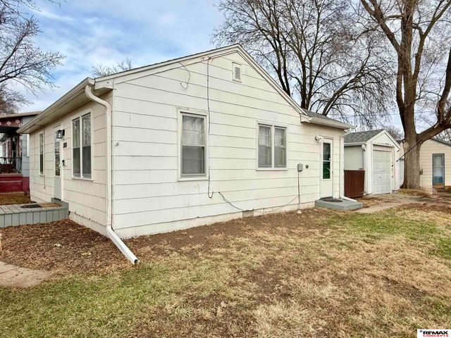 1800 N Logan Street, Fremont, NE 68025