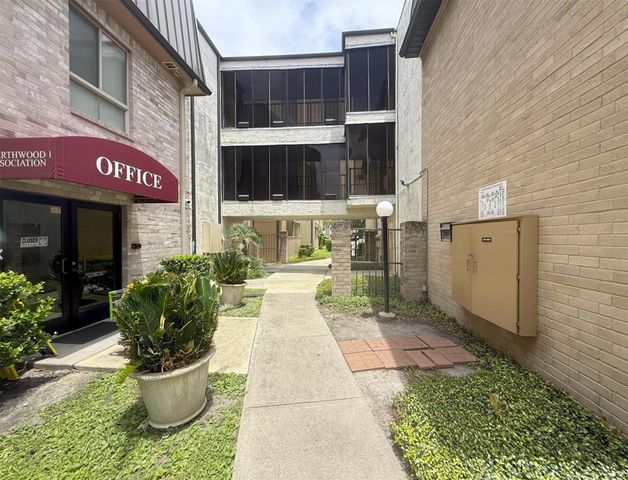 8523 Hearth Drive 19-34, Houston, TX 77054