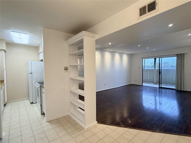 8523 Hearth Drive 19-34, Houston, TX 77054