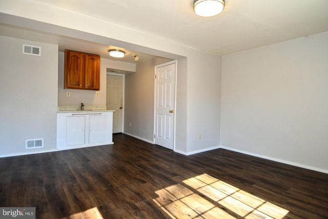 8417 CEDAR FALLS CT, Springfield, VA 22153