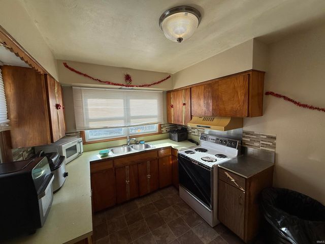 2117 Vassar Avenue, South Bend, IN 46628