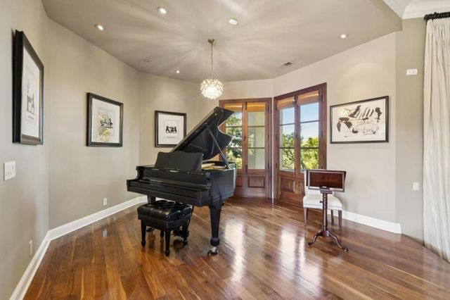 15715 Gum Tree Lane, Los Gatos, CA 95032