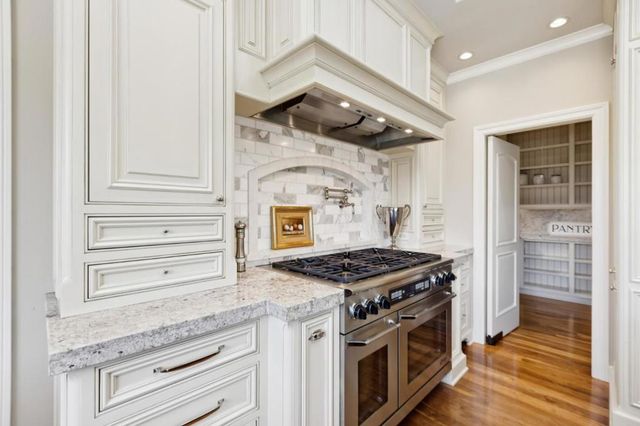 15715 Gum Tree Lane, Los Gatos, CA 95032