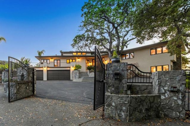 15715 Gum Tree Lane, Los Gatos, CA 95032