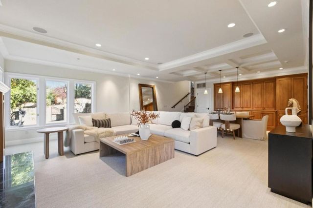 15715 Gum Tree Lane, Los Gatos, CA 95032