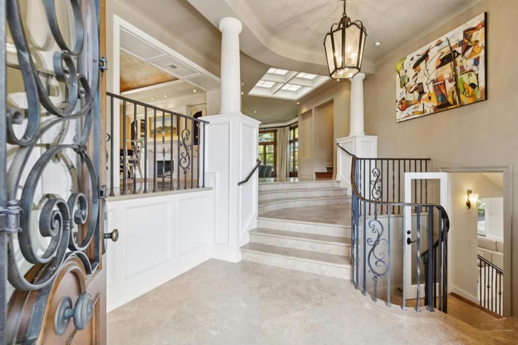 Image 11 of property listing at 15715 Gum Tree Lane, Los Gatos, CA 95032