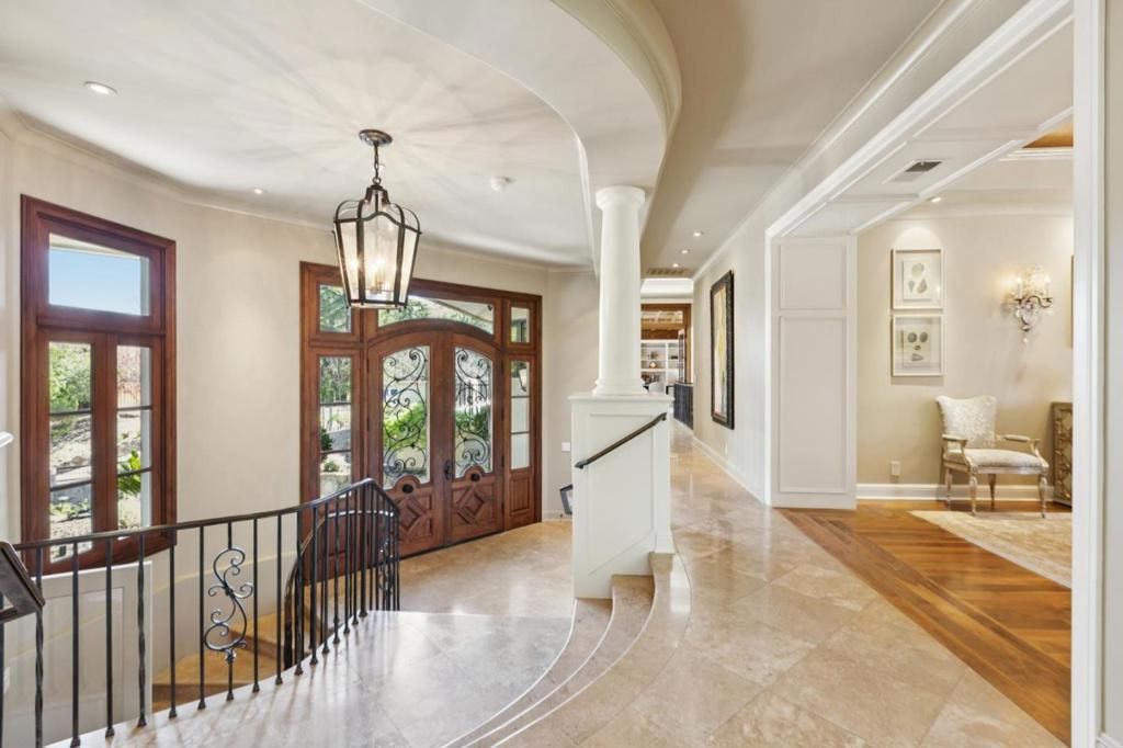 Image 12 of property listing at 15715 Gum Tree Lane, Los Gatos, CA 95032