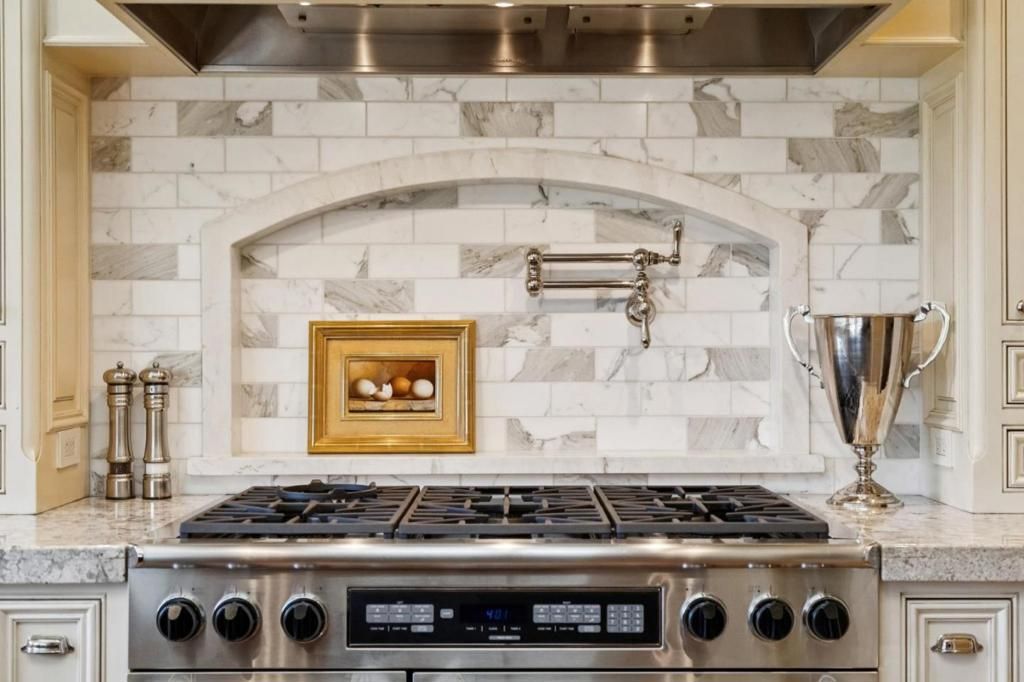 Image 30 of property listing at 15715 Gum Tree Lane, Los Gatos, CA 95032