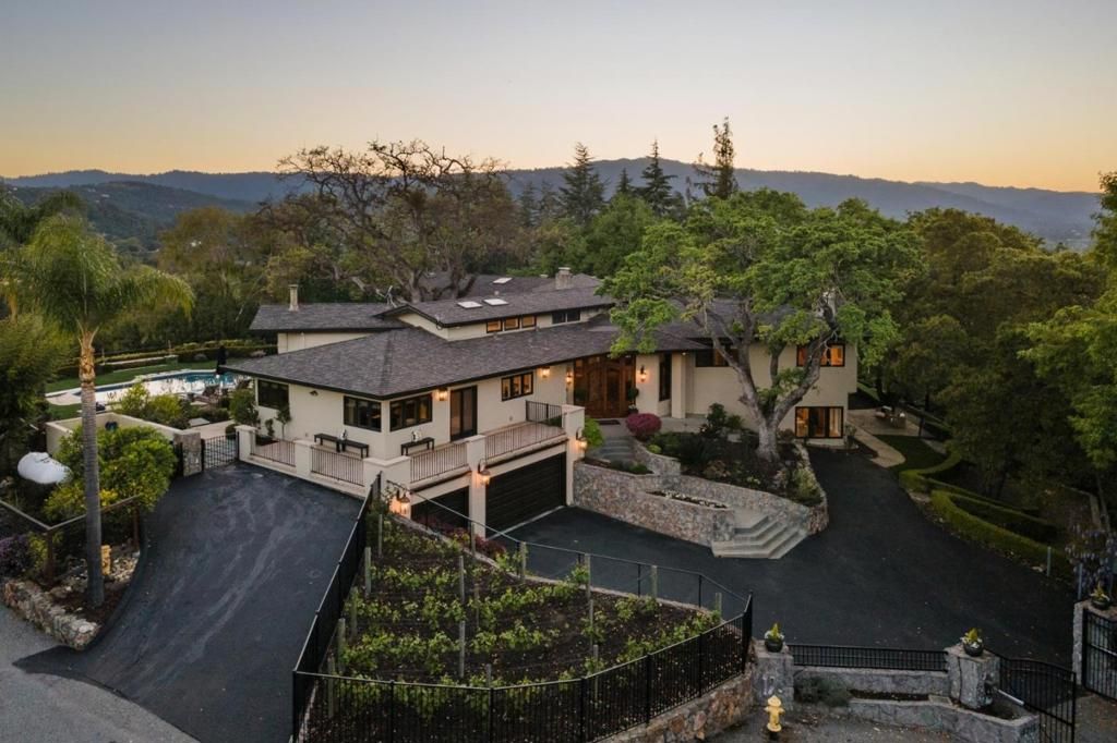 Image 6 of property listing at 15715 Gum Tree Lane, Los Gatos, CA 95032