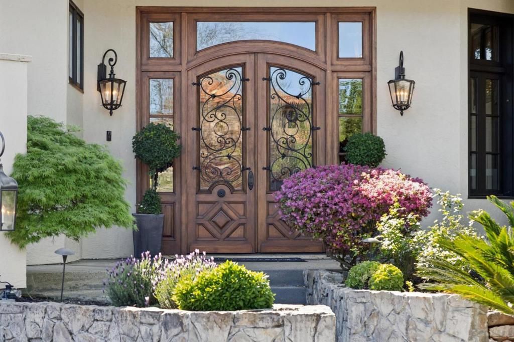 Image 9 of property listing at 15715 Gum Tree Lane, Los Gatos, CA 95032