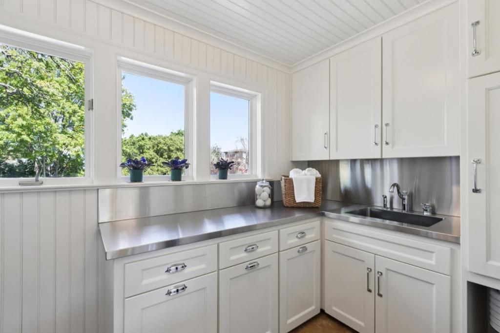 Image 90 of property listing at 15715 Gum Tree Lane, Los Gatos, CA 95032