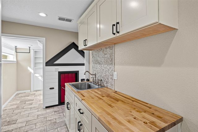 2325 River Road, Granbury, TX 76048