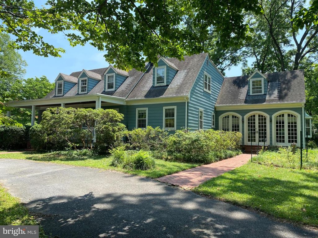 4507 CLERMONT PL, Garrett Park, MD 20896