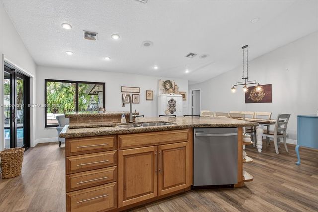 8681 NW 53rd Ct, Coral Springs, FL 33067