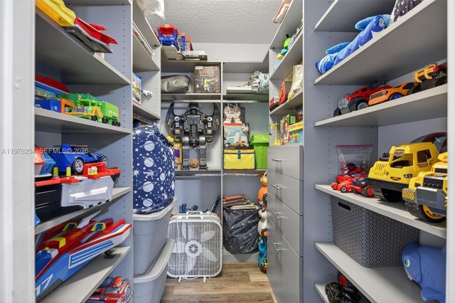 8681 NW 53rd Ct, Coral Springs, FL 33067