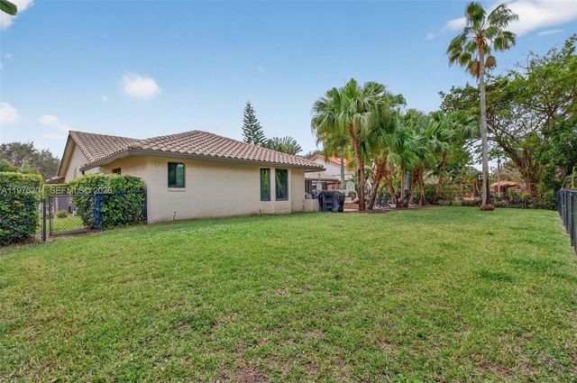 8681 NW 53rd Ct, Coral Springs, FL 33067