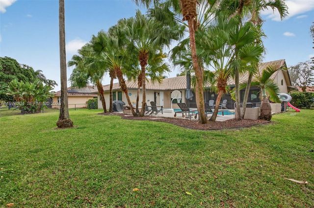 8681 NW 53rd Ct, Coral Springs, FL 33067