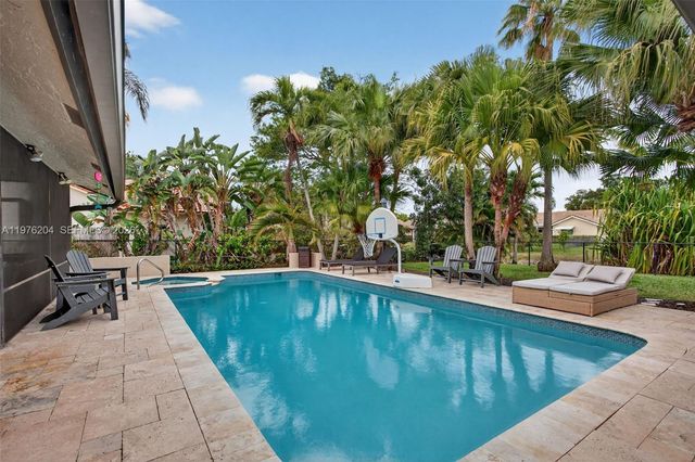 8681 NW 53rd Ct, Coral Springs, FL 33067