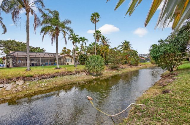 8681 NW 53rd Ct, Coral Springs, FL 33067