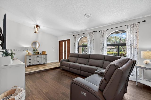 8681 NW 53rd Ct, Coral Springs, FL 33067