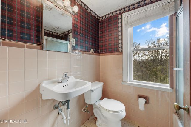 114 Royal Heights Drive, Knoxville, TN 37920