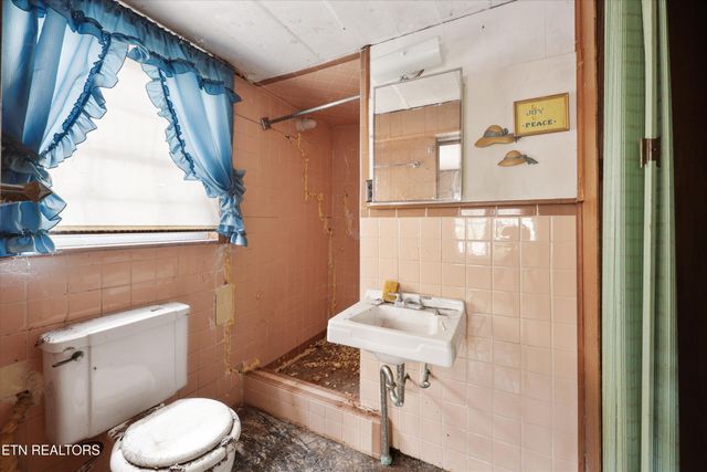 114 Royal Heights Drive, Knoxville, TN 37920