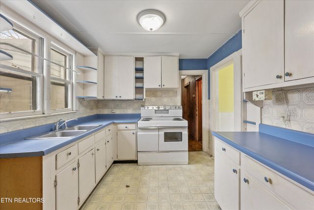 114 Royal Heights Drive, Knoxville, TN 37920