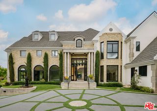 20608 Chatsboro Drive, Woodland Hills, CA 91364