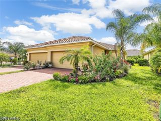 1637 Alameda DR, Naples, FL 34120