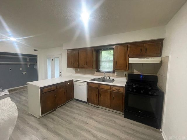 900 Olive Street, Clarksville, AR 72830