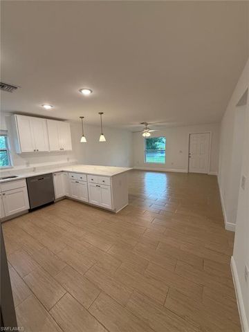 2378 Highland AVE, Fort Myers, FL 33916