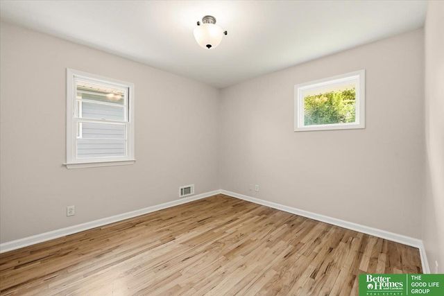 7521 Sherman Drive, Omaha, NE 68134