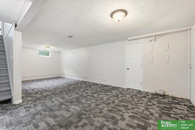 7521 Sherman Drive, Omaha, NE 68134