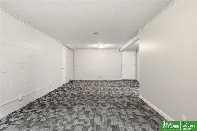 7521 Sherman Drive, Omaha, NE 68134